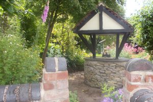 Frogfurlong-Cottage Bed and Breakfast Guest House Down Hatherley Gloucester garden well